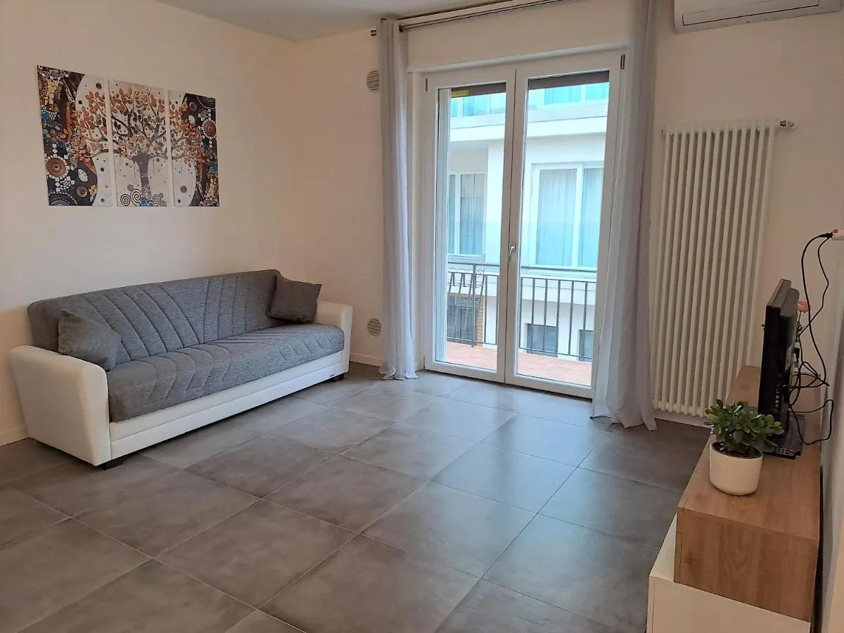 Lux Family Apartment Bardolino 0*,  Italy